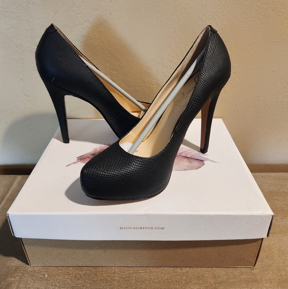 Jessica Simpson Textured Black Heels